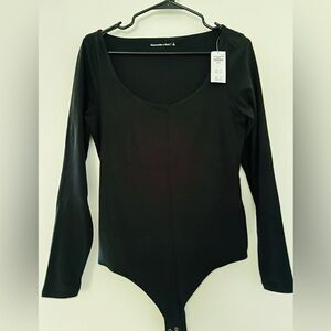 NWT Abercrombie long sleeve cotton blend seamless fabric scoopneck bodysuit